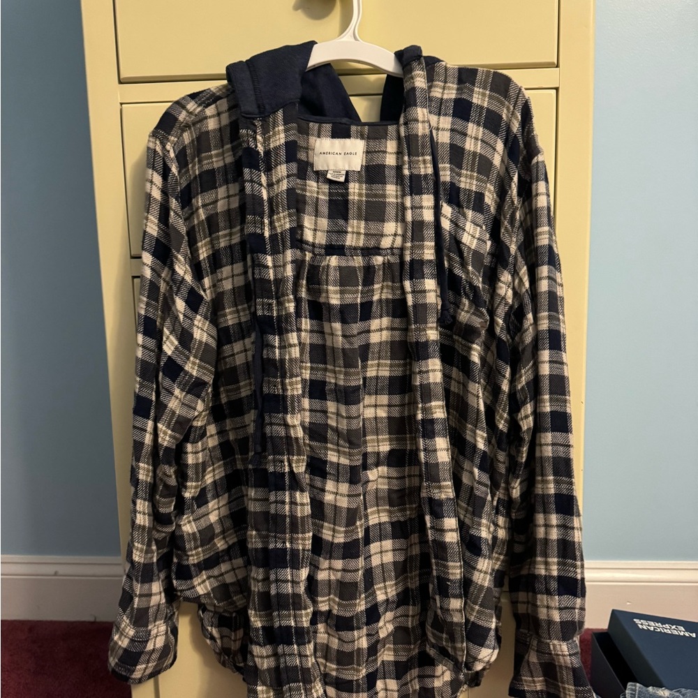 American eagle flannel long sleeve with hood
